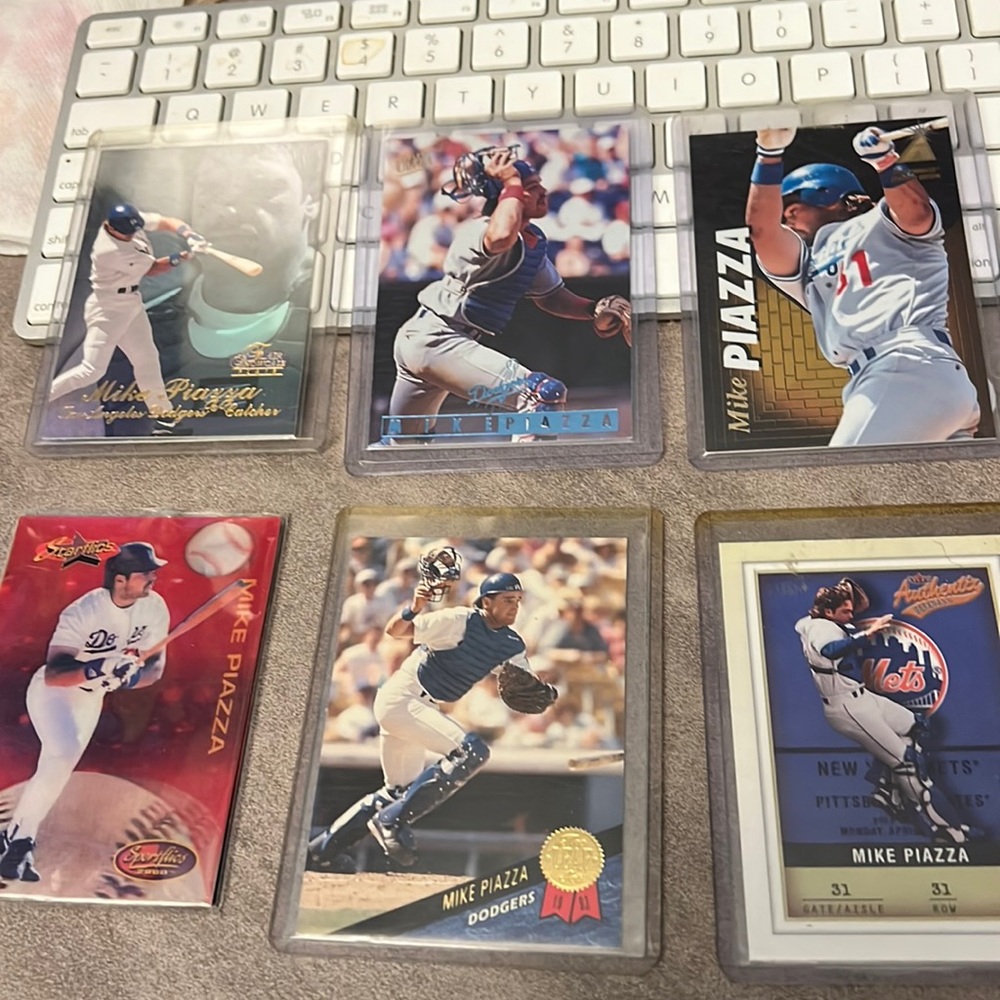 Mike Piazza Baseball Card Lot